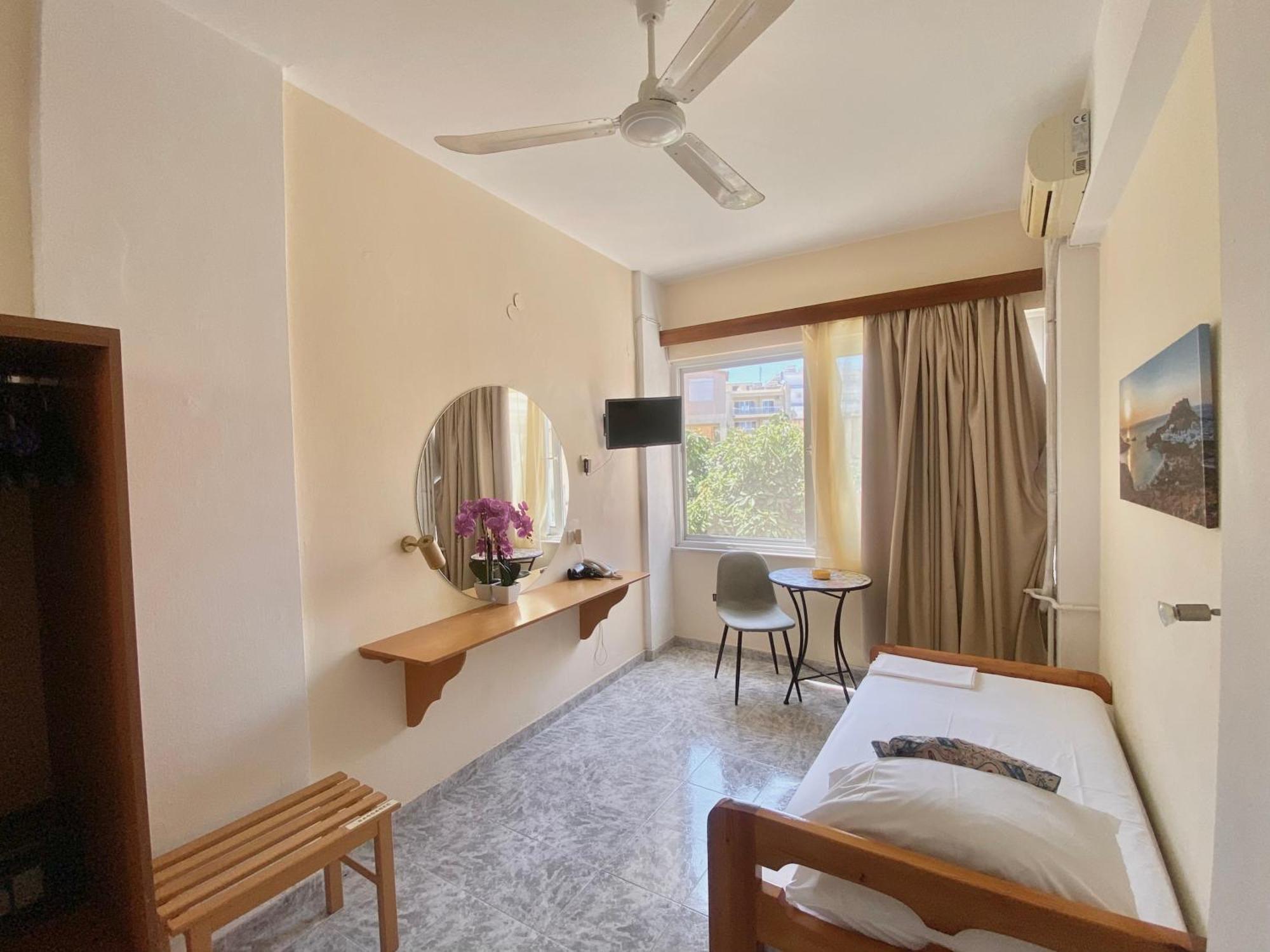 Florida & - Adults Only Lägenhetshotell Rhodes City